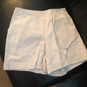 Casual Corner Shorts Size 4 Button up Side w/ pockets